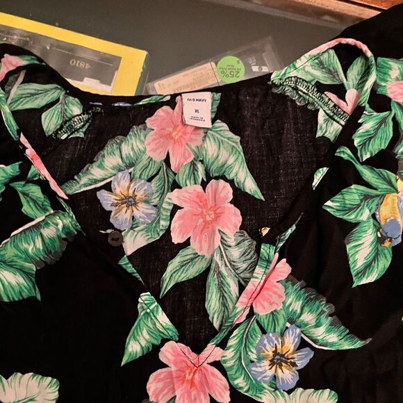 Old Navy Black GreenโHoliday Vacation TopโBlouse - Picture 4 of 12